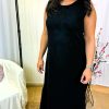 Robe longue sans manches noire en jersey nid d’abeille